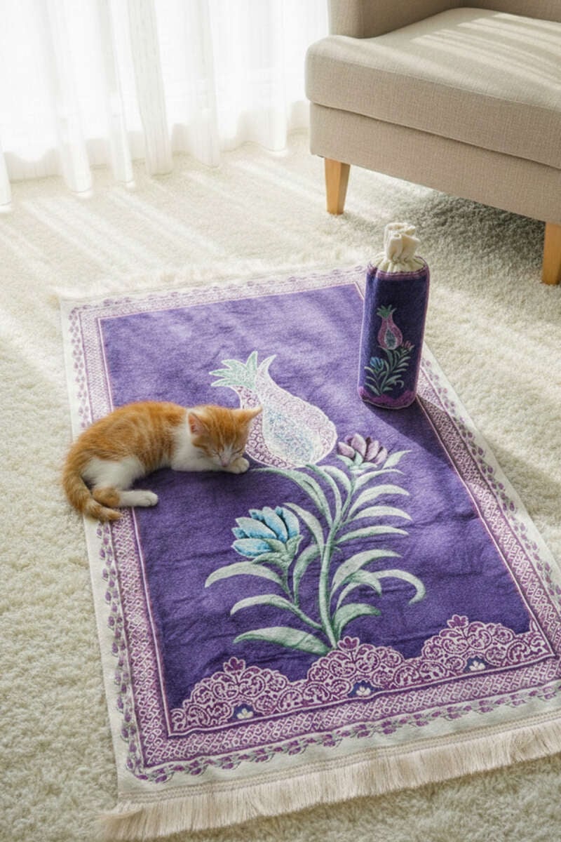 Lale Motifli Keseli Seccade Menekşe