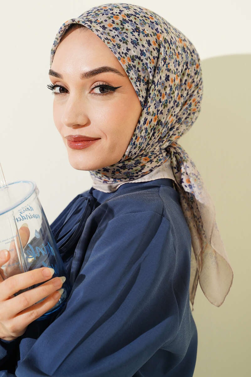 Mini Çiçek Detaylı Eşarp Taş
