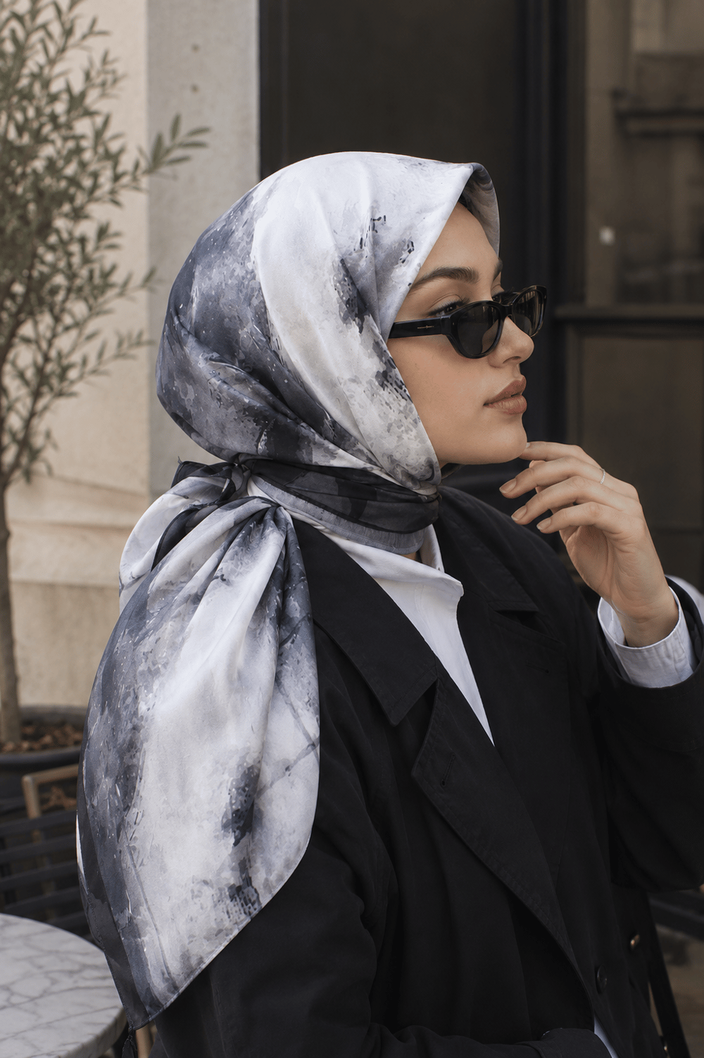 Modern Floral Desen Eşarp Serisi Gri