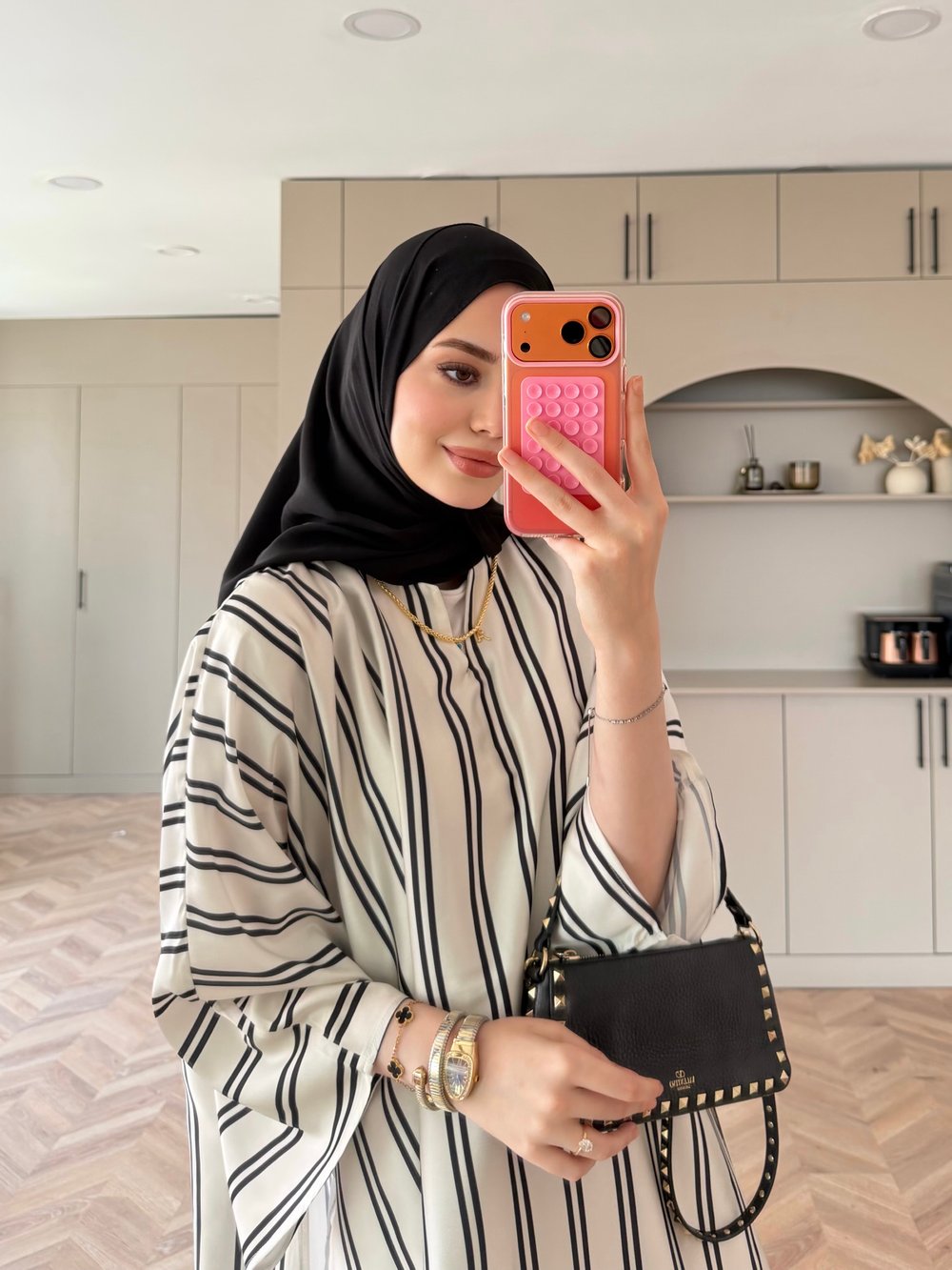 Ely Çizgili Saten Yırtmaçlı Bluz Siyah (4536)