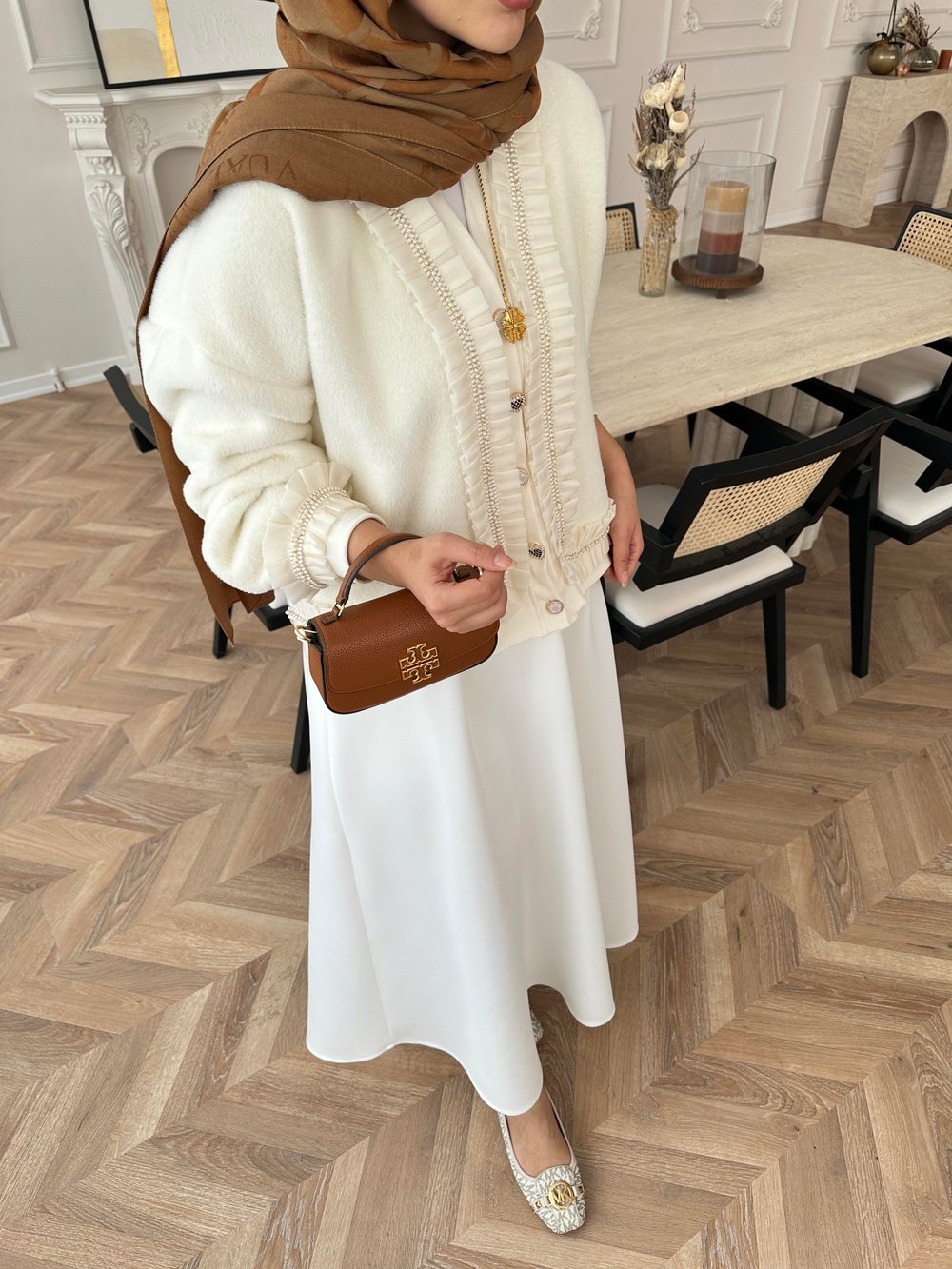 Fırfır Detaylı Peluş Hırka Ekru 