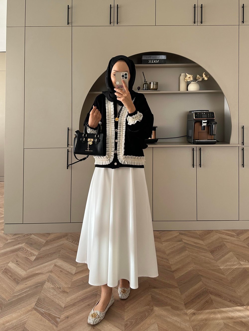 Fırfır Detaylı Peluş Hırka Siyah