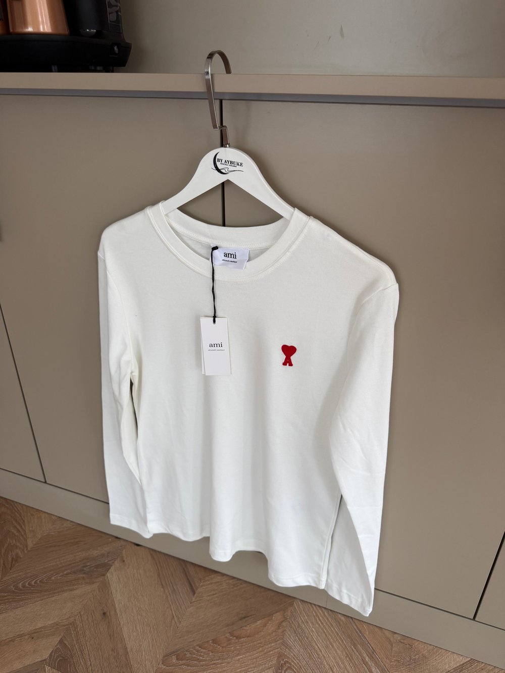 Kalp Detaylı Basic Marka Sweat Beyaz