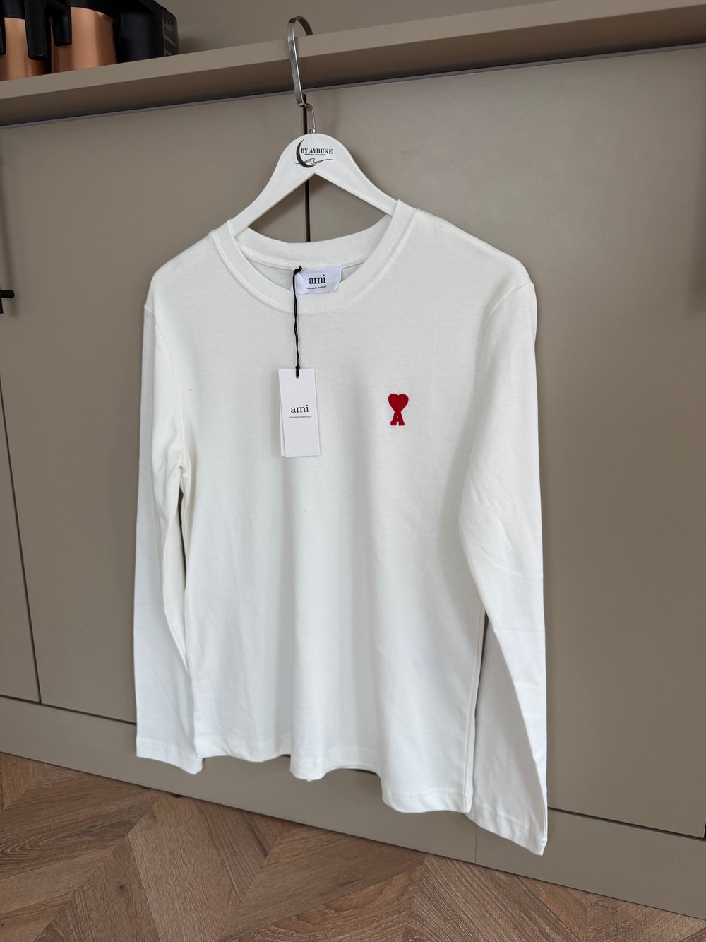Kalp Detaylı Basic Marka Sweat Beyaz