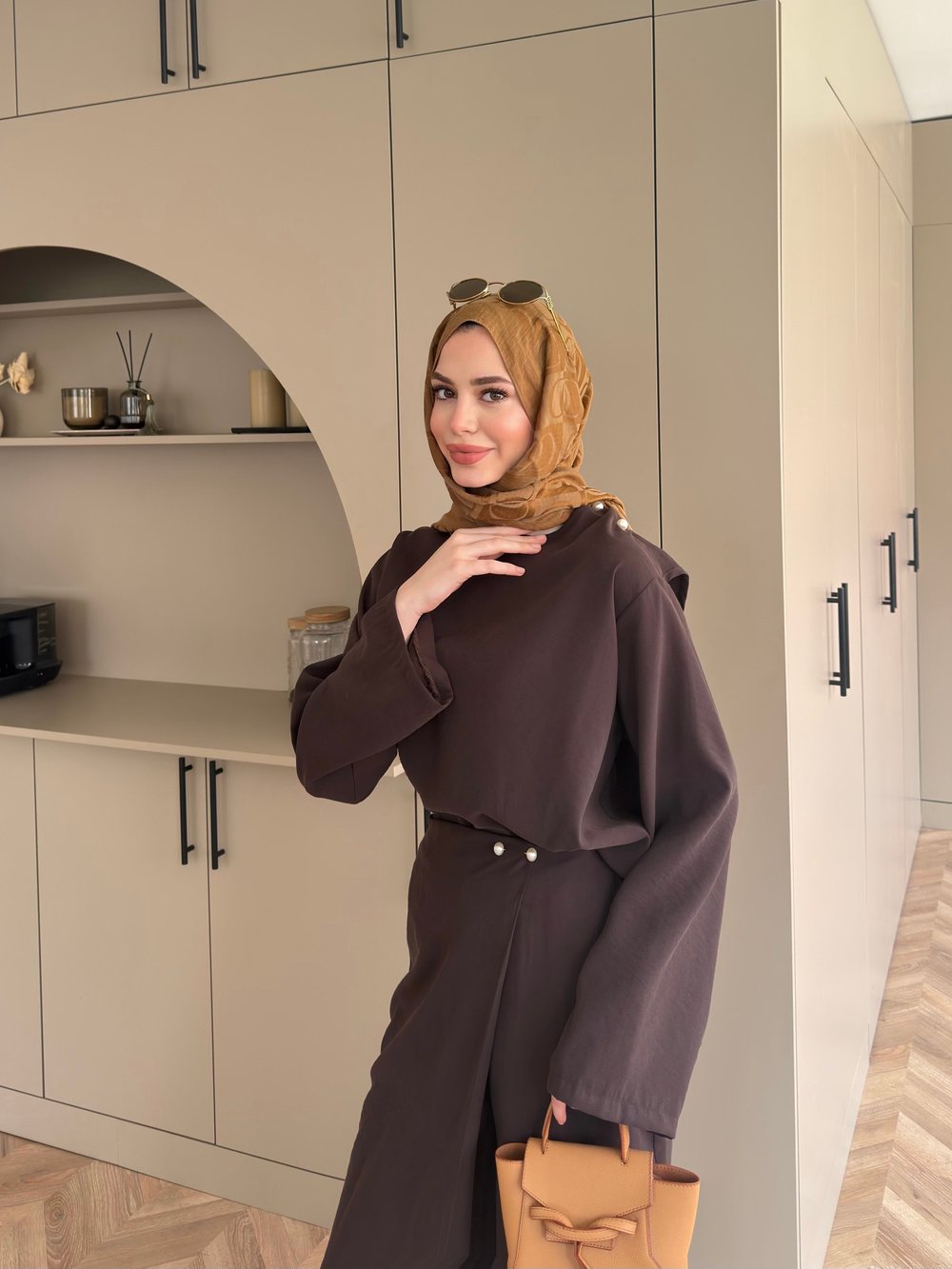 Monvi İnci Detaylı Asimetrik Pantolon Takım Acı Kahve