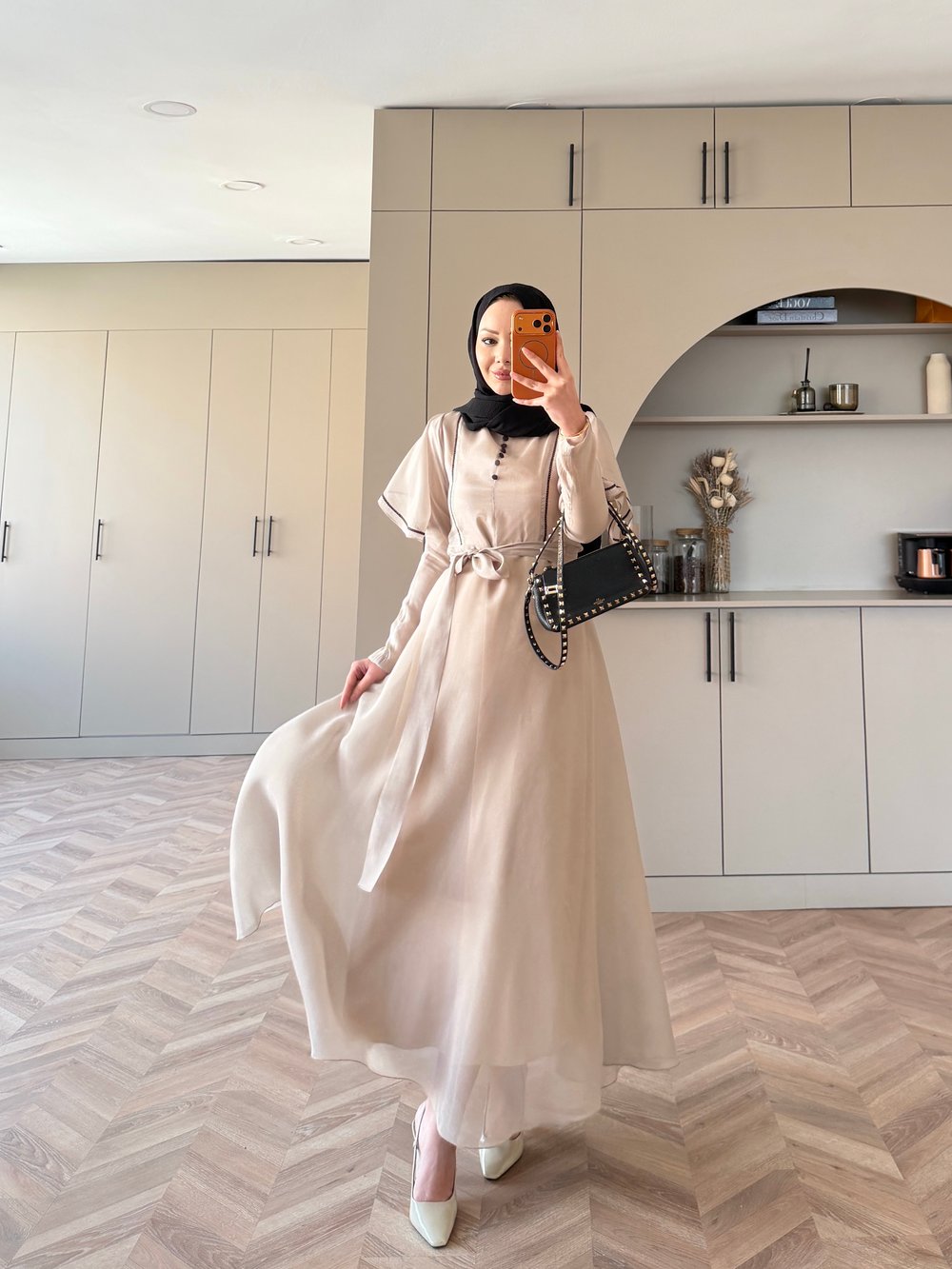 Muse Nakış Detaylı Volanlı Elbise Bej (26056)