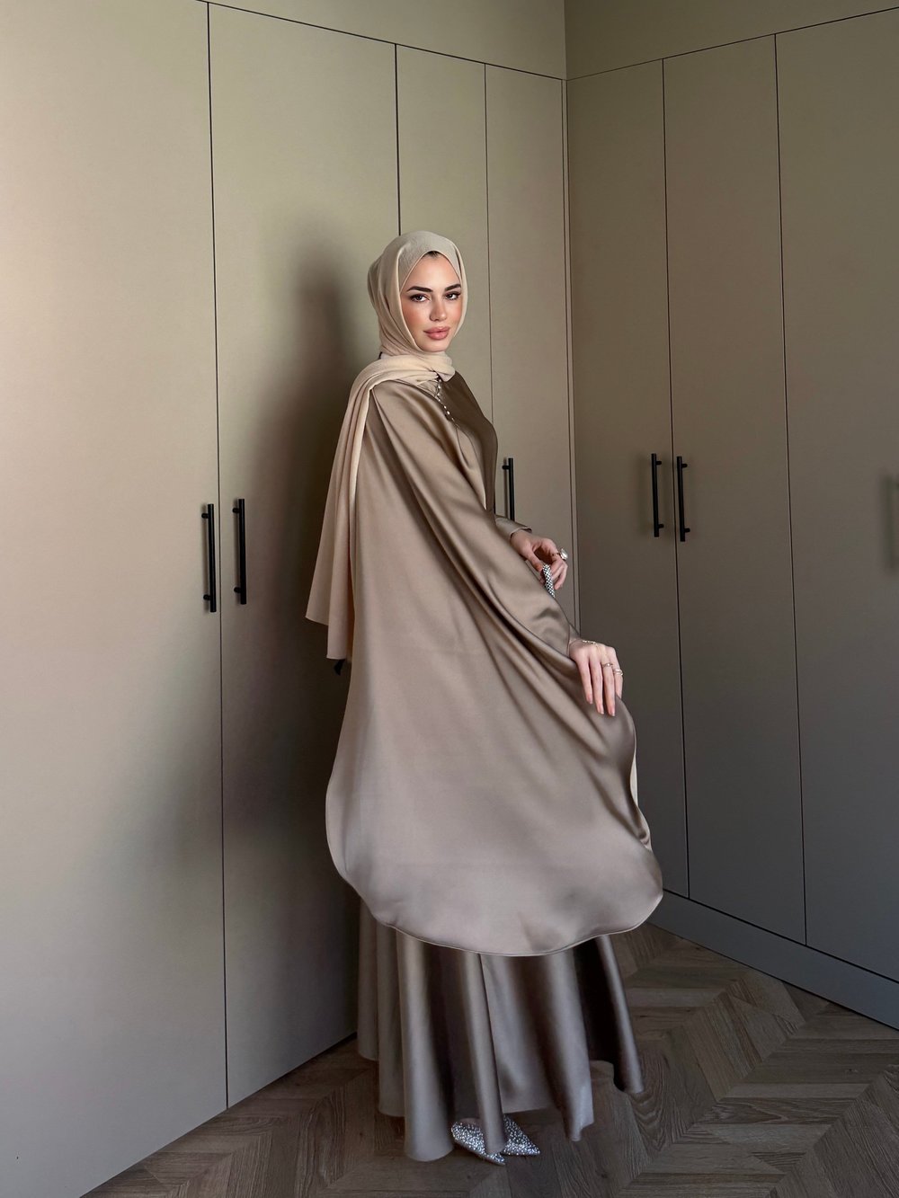 Nalia Şal Detaylı Saten Elbise Vizon (26079)