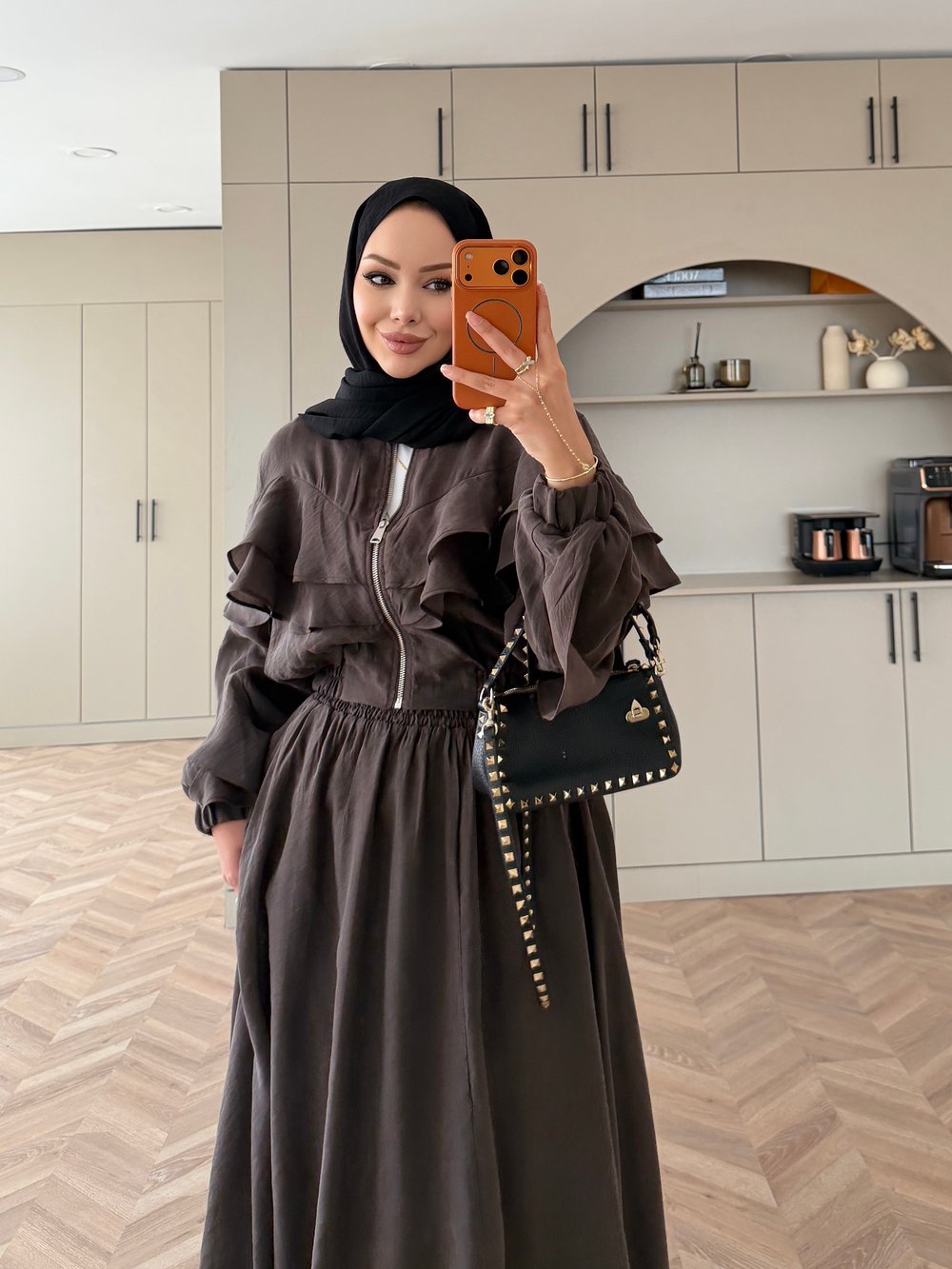 Roxanne Fırfırlı Ceketli Etekli Takım Kahve (2021)