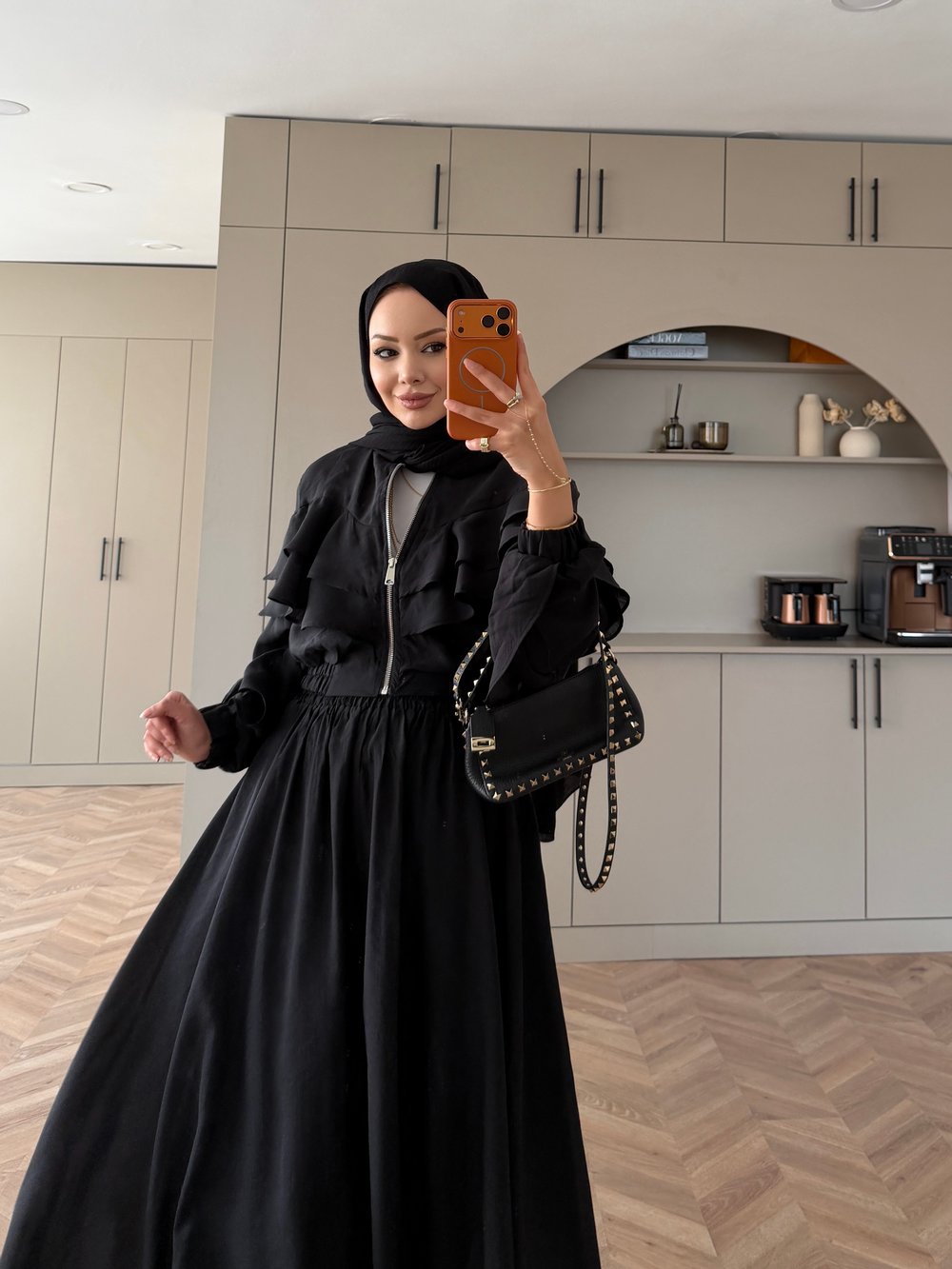 Roxanne Fırfırlı Ceketli Etekli Takım Siyah (2021)