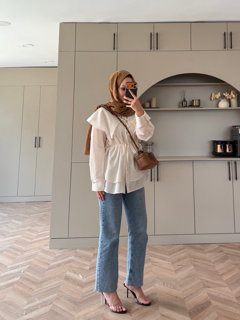 Sorbe Yaka Detaylı Gömlek Ekru (3098)