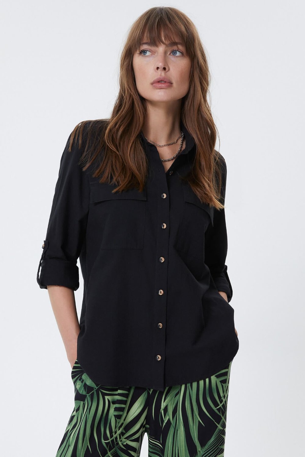 Siyah Çift Cep Kapaklı Gömlek