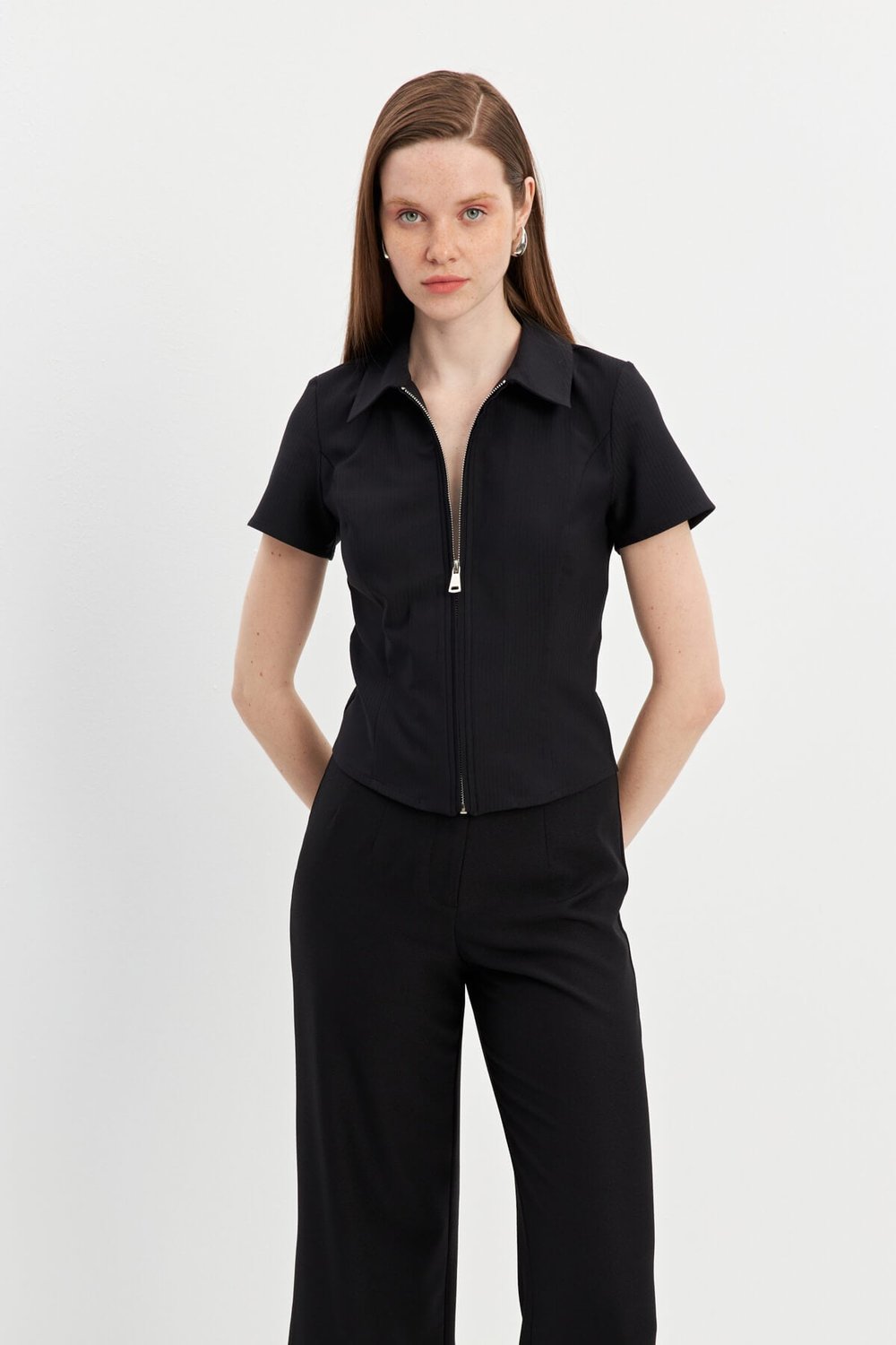 Siyah Fermuarlı Slim Fit Kuplu Bluz