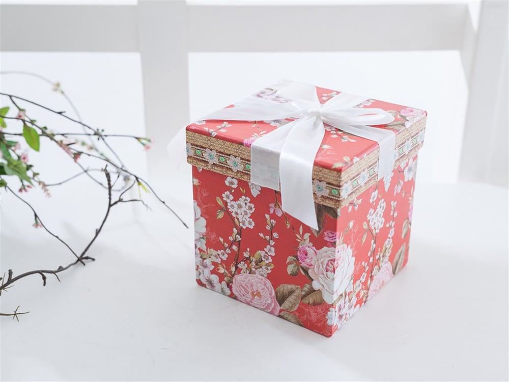 Cherry Blossom Porcelain Pot Set . Red