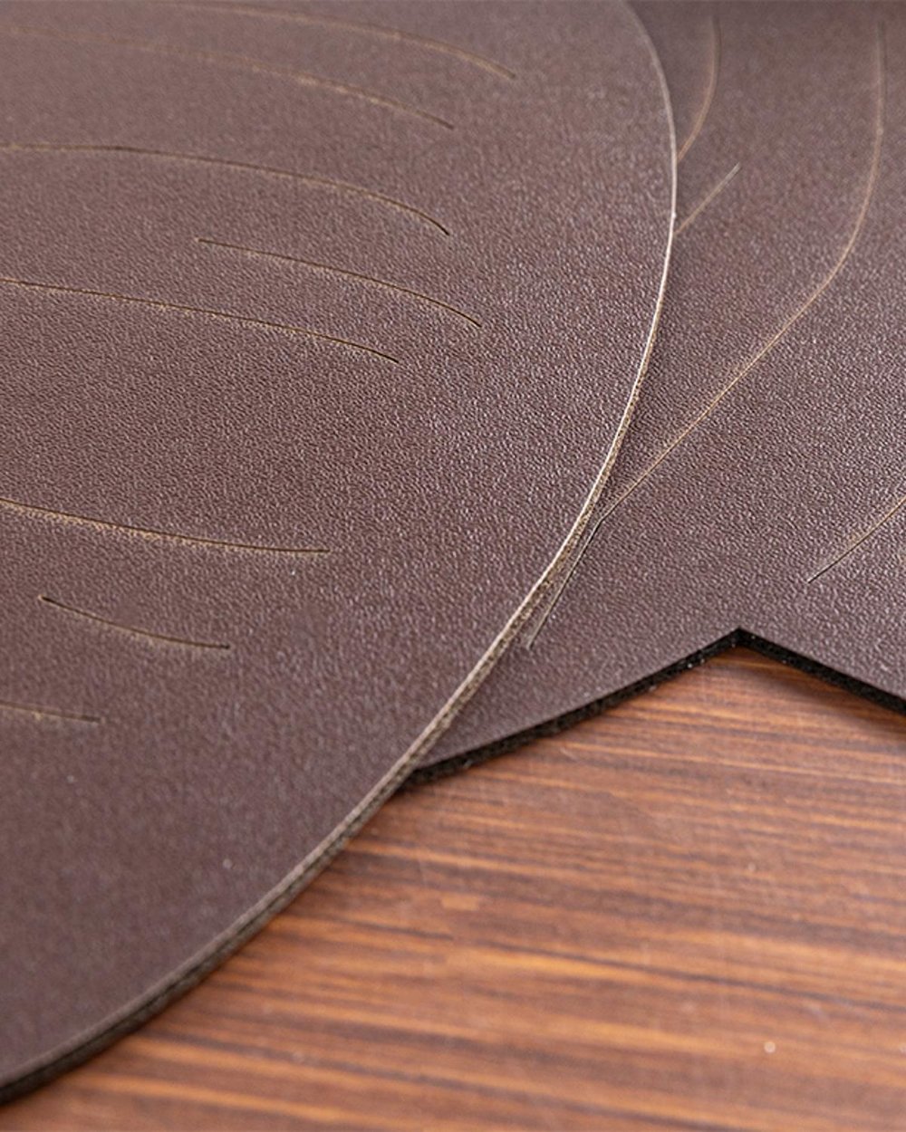 Flowery Faux Leather 2 Set Place Mat 40 cm Brown