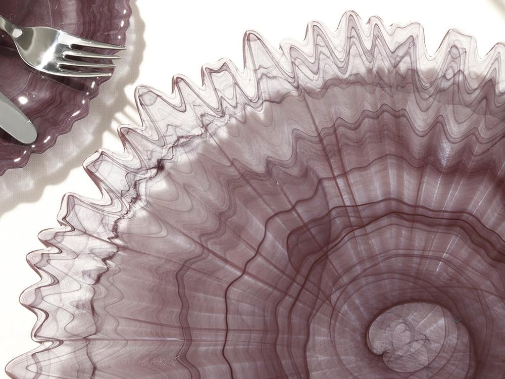 Puppy Glass Service Plate 33 cm Purple