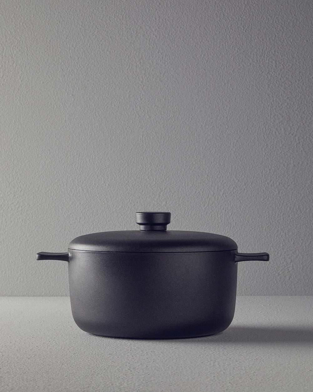 Cratiță cu capac, Prime, aluminiu, 20 cm, negru