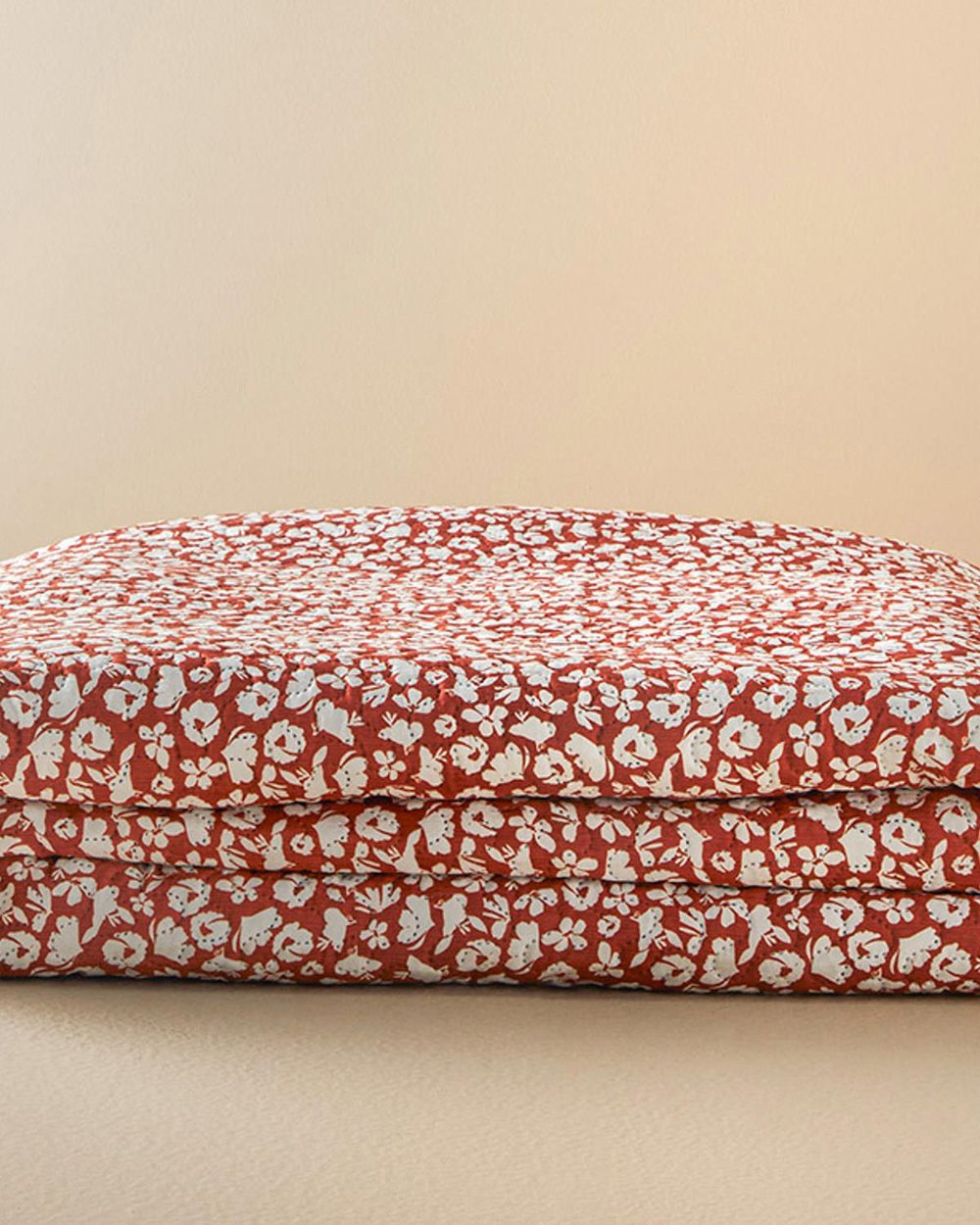 Cuvertura pat reversibila pentru doua persoane, Flowery Modern, poliester, 200x220 cm, terracotta