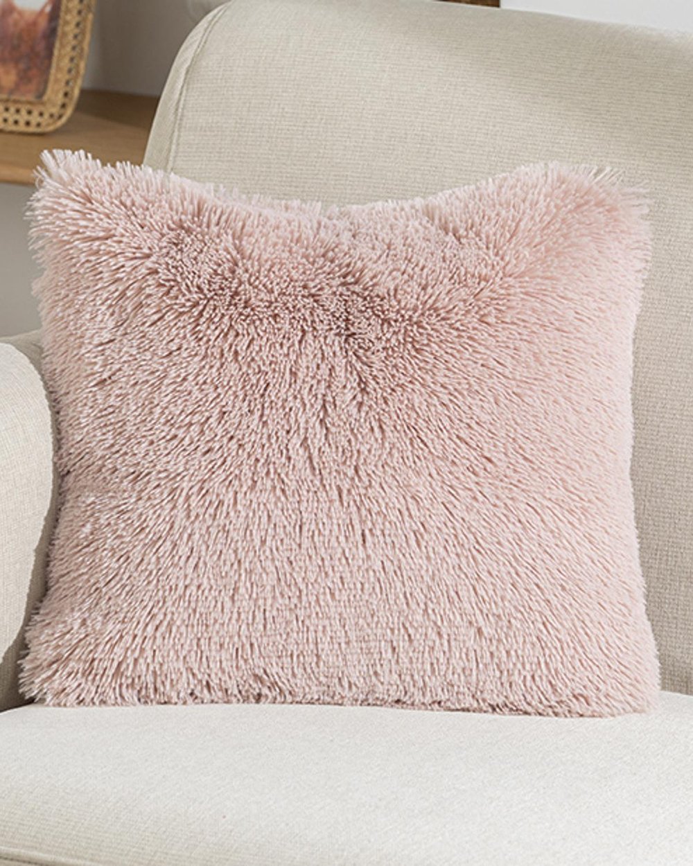 Față de pernă decorativă, Fluffy, blană artificială, 45x45 cm, roz pudră
