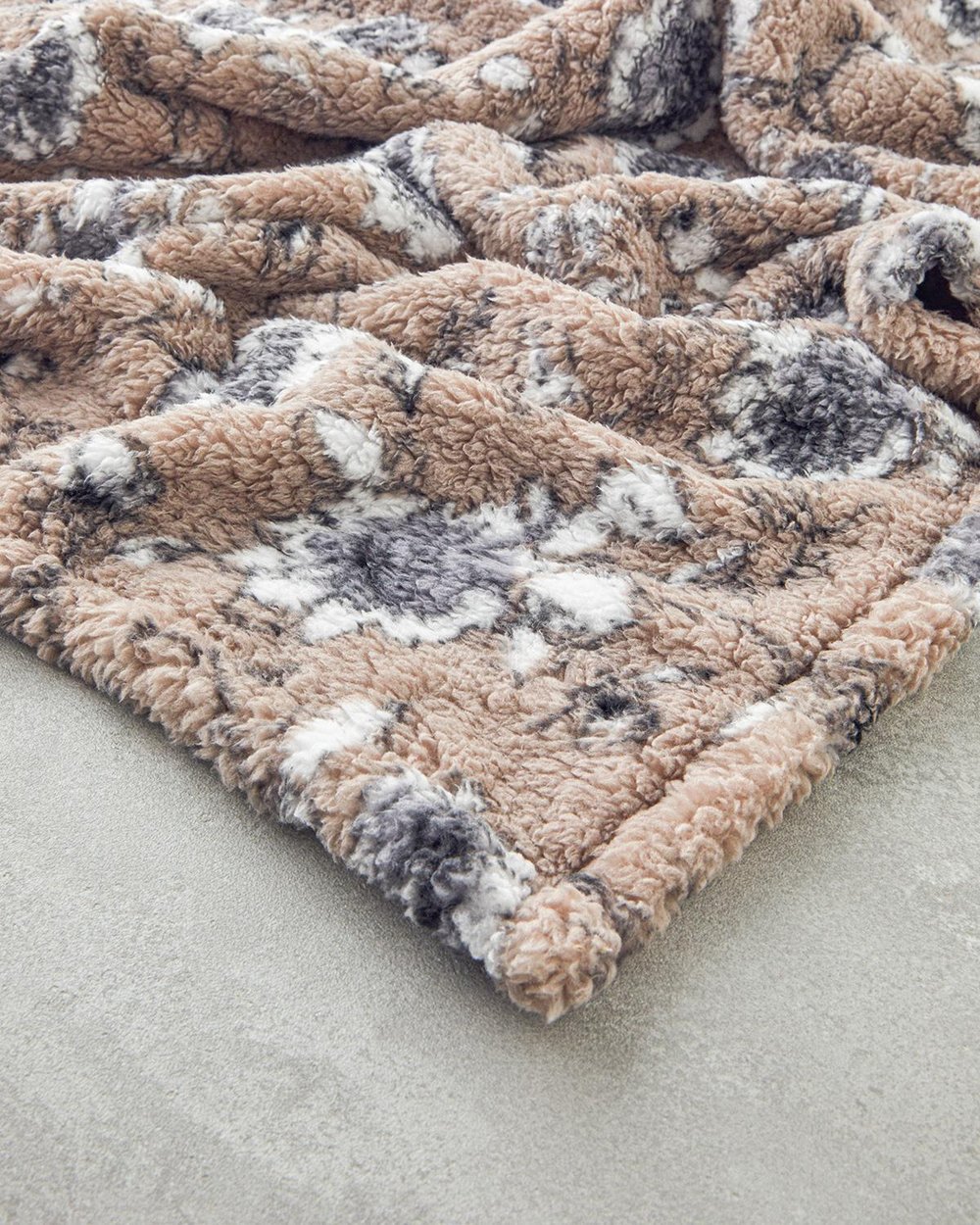 Gardenia Glow Sherpa İmprimat Pătură 120x170 cm Vizon