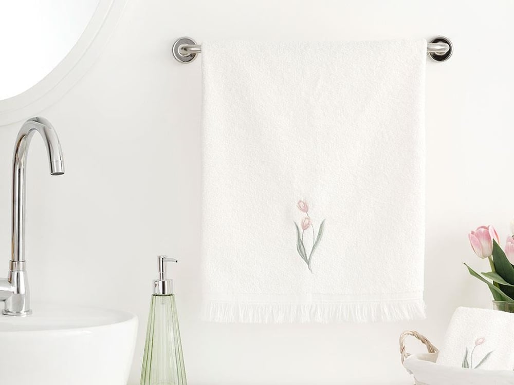 Tulip Garden Embroidered Face Towel 50x76 cm Ecru