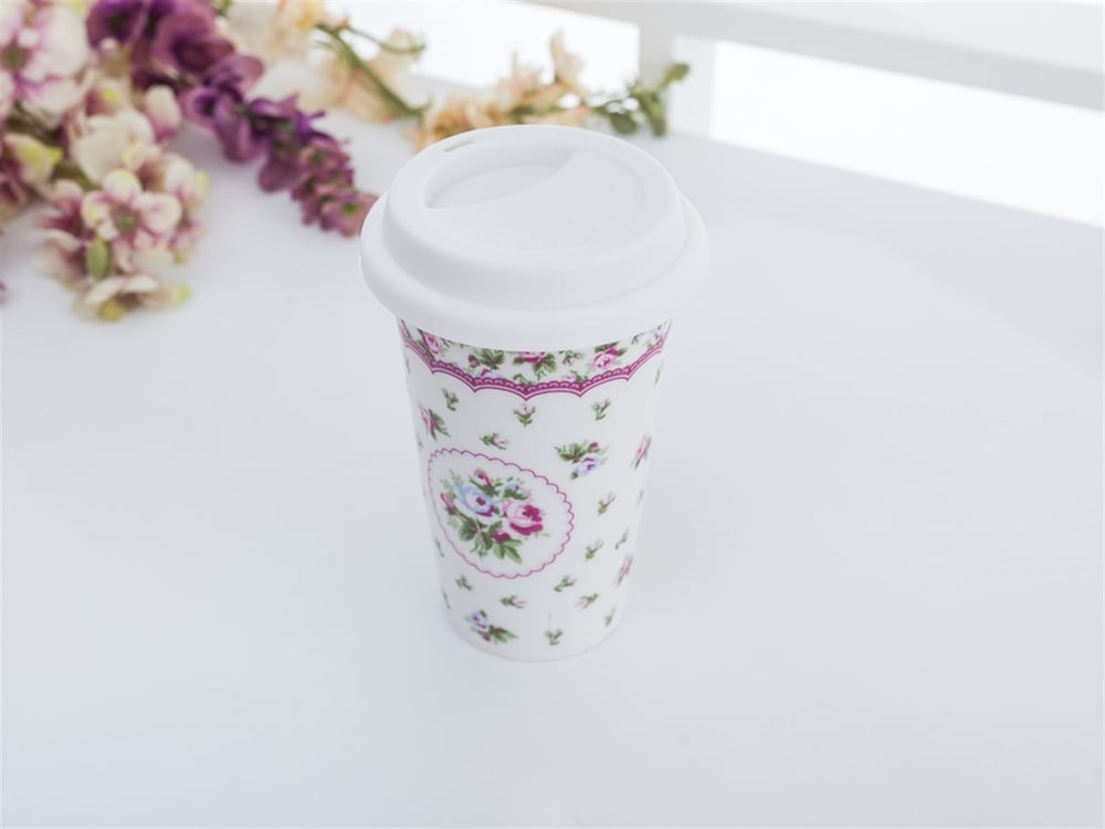 Iarna a crescut  Bonetă China Cană De Călătorie 300 Ml Roz