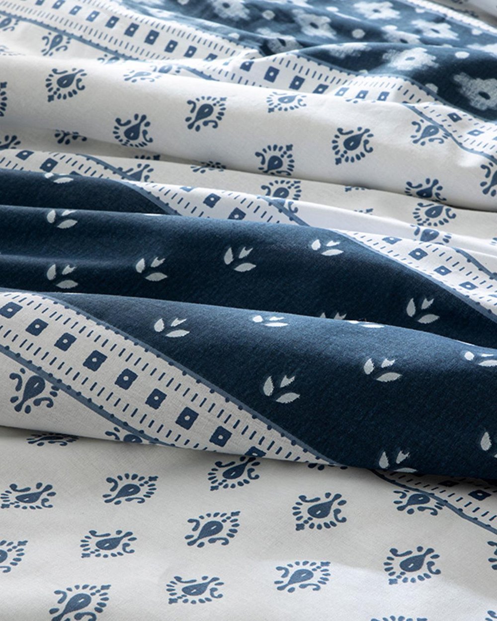 Joyous Patches Cu Bumbac Double Set Lenjerie De Pat 200x220 cm Indigo.