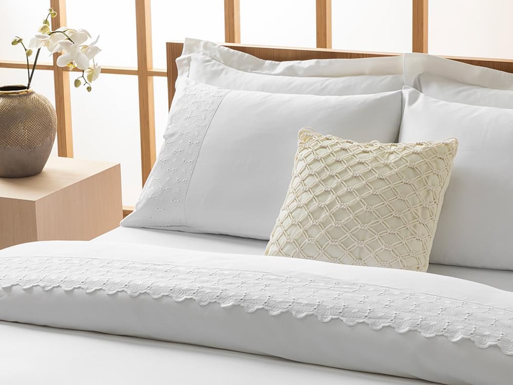  Lenjerie de pat completă, king size, Laris, Bumbac Satinat Cu broderie, 240x260 cm/ 260x280 cm/ 50x70 cm, Alb