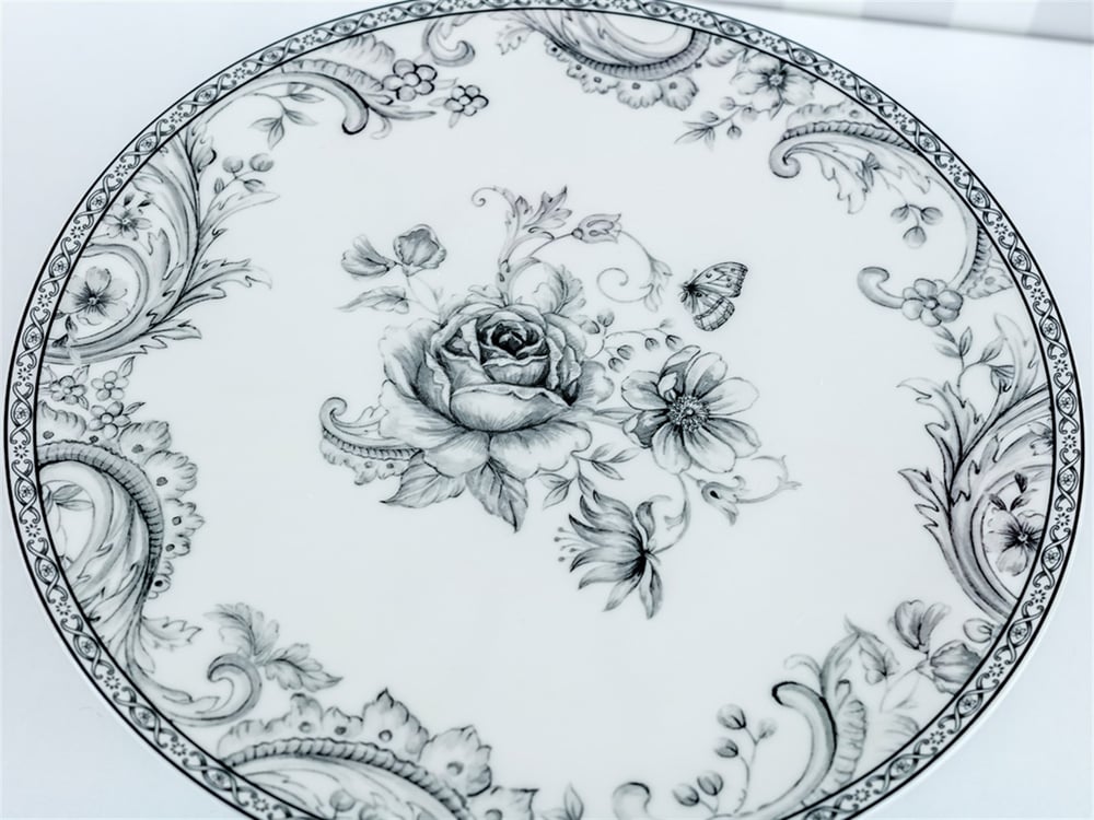 Magie neagră  Bonetă China Platou Pentru Tort 28 Cm Antracit