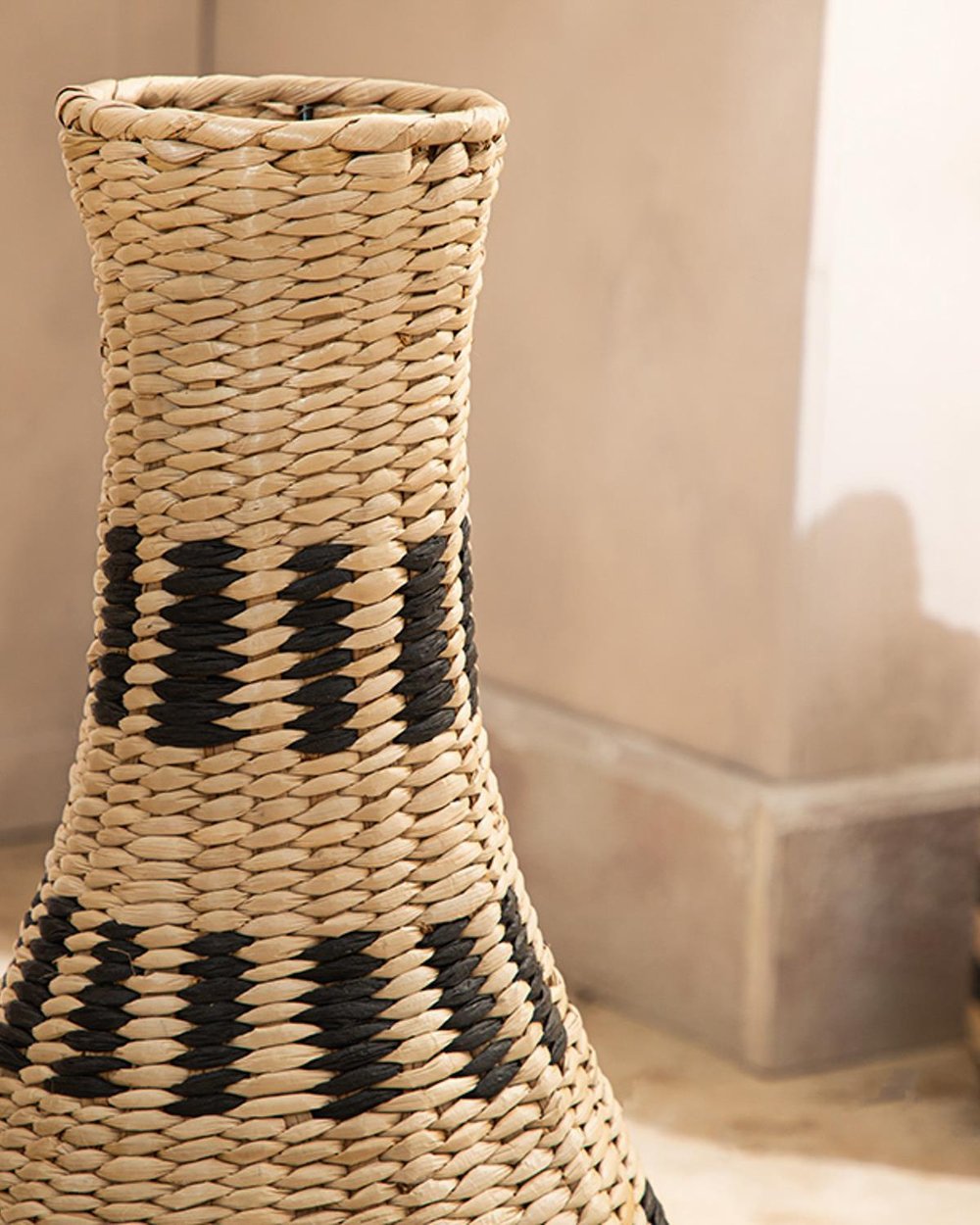 Obiect decorativ, Riba, răchită, 27x55 cm, natural-negru