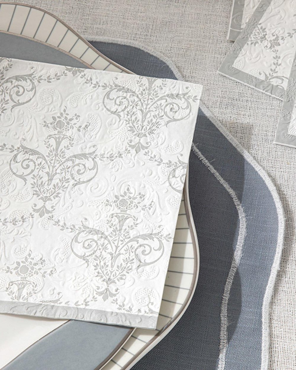 Royal Flowers Paper 20 Set Tissue Napkin 33x33 cm Gold