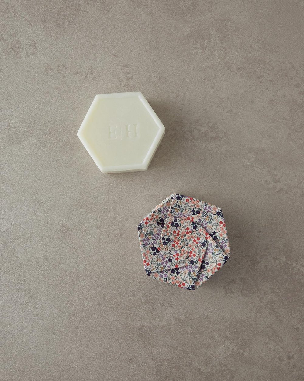 Sapun solid, Poetic Lily, 100 gr, transparent