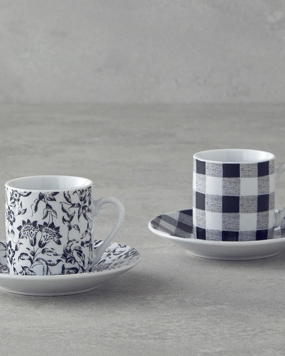 Set 2 cesti de cafea cu farfurioara, Peggy, portelan, 80 ml, negru