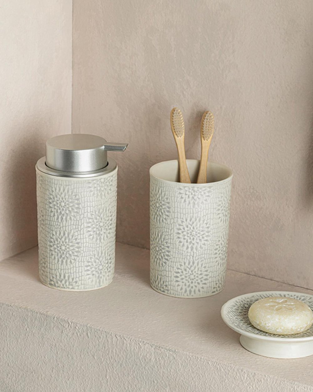 Dolce Vita Stoneware 3 pcs set bath Bathroom Set 8x8x14-9x9x11-13x13x2 Cream