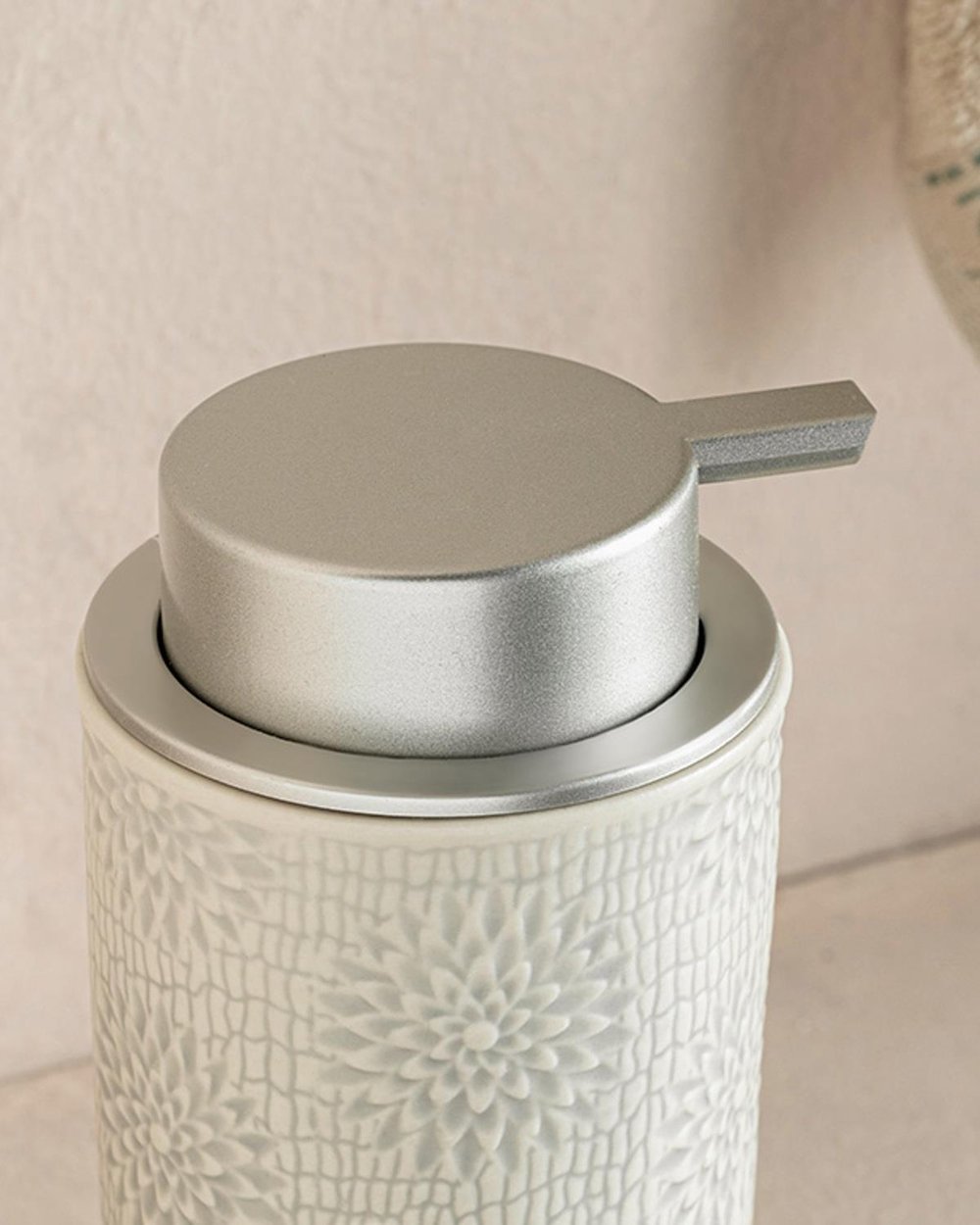 Dolce Vita Stoneware 3 pcs set bath Bathroom Set 8x8x14-9x9x11-13x13x2 Cream