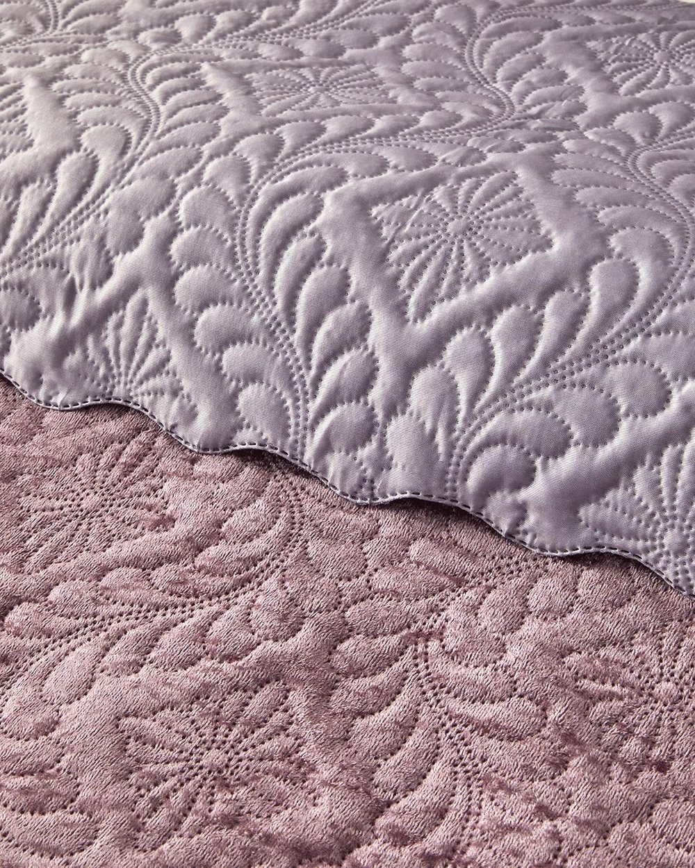 Set cuvertură pat cu două fețe de pernă, pentru două persoane, Royal Charm, poliester, 200x220 cm/ 50x70 cm, vișiniu