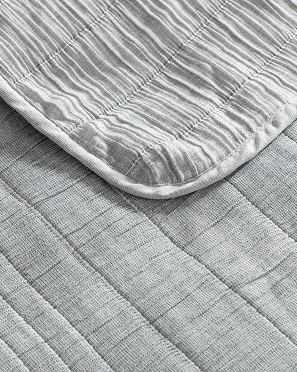 Set cuvertură pat cu fețe de pernă, King size, Cosy Rectangles, bumbac-poliester, 240x260 cm, gri