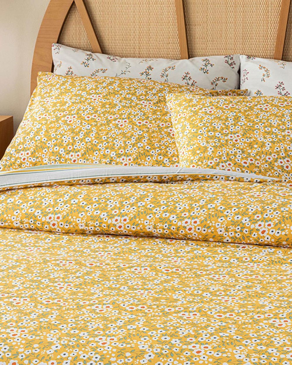 Set husa de pilota cu 2 fete de perna, King Size, Florescence, bumbac, 240x220 cm/50x70 cm, galben