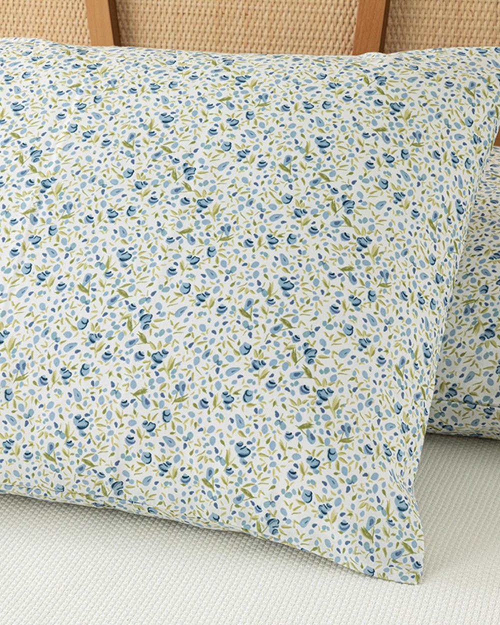 Set pătură subțire cu fețe de pernă, pentru două persoane, Floral Joy, bumbac-poliester, 200x220 cm, bleu