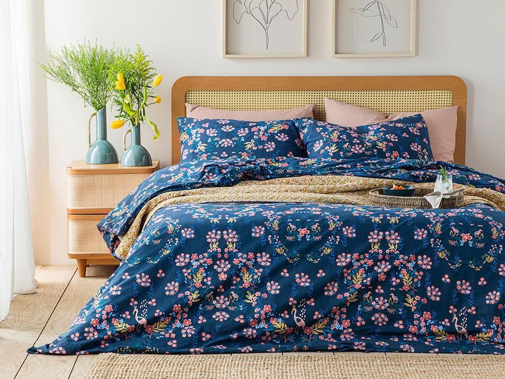 Timeless Bloom Set Lenjerie De Pat Dublu - Set Lenjerie De Pat Bumbac | English Home, 200 x 220 cm, Albastru închis