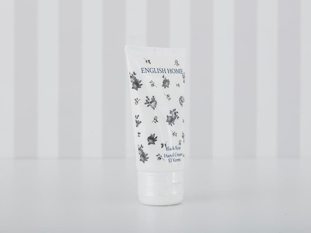 Trandafir negru  CREMĂ PENTRU MÂINI 50 ml. White