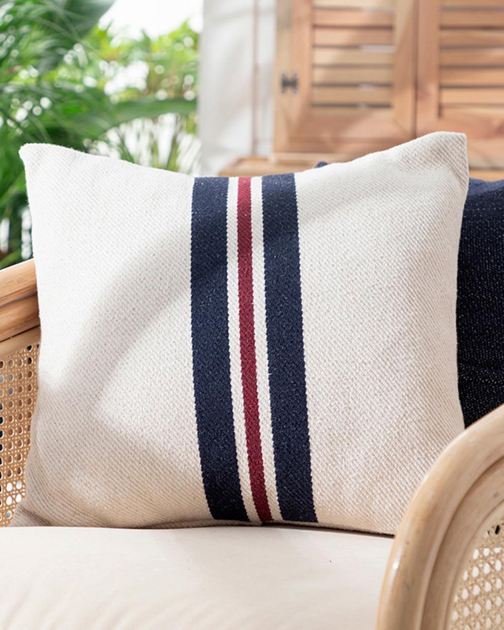 Banded ВЪЗГЛАВНИЦА Тъкан 45x45 cm Damson-Navy Blue