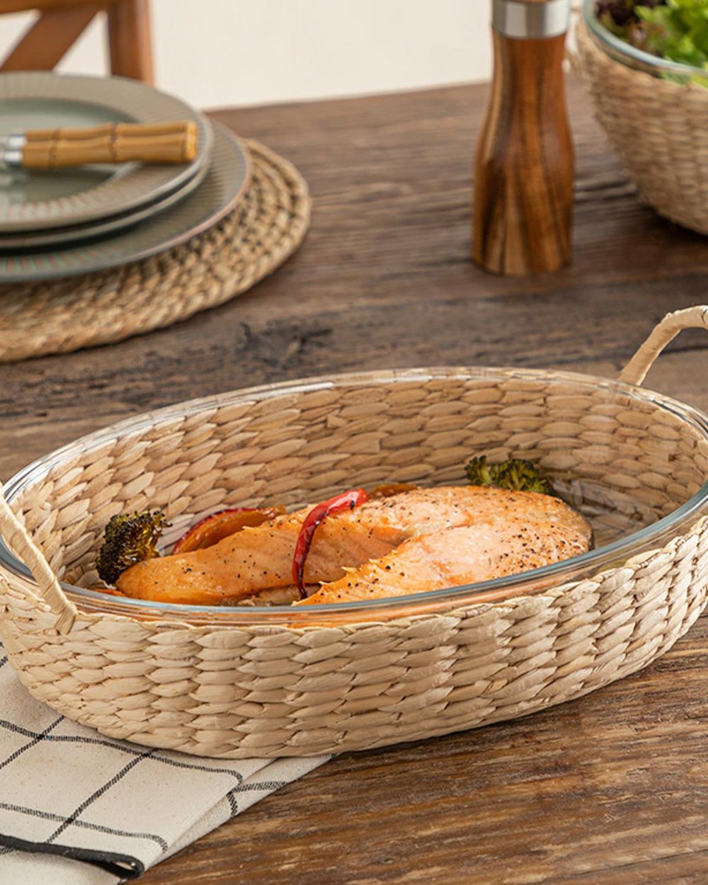 Check Natural Glass Wickered Serving Ware 31 cm Transparent