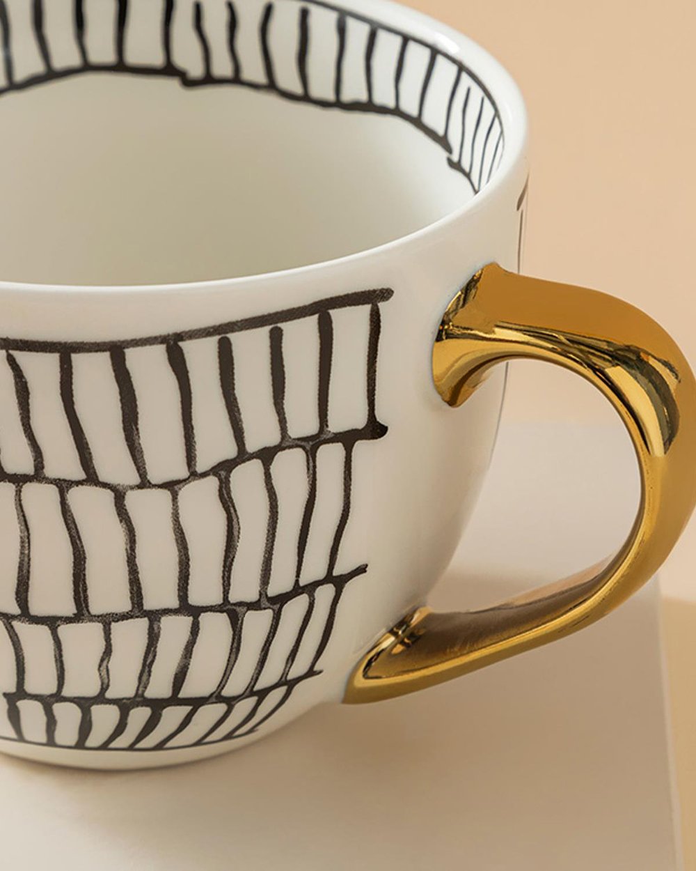 Chic Shine New Bone China Cup 450 ml Black
