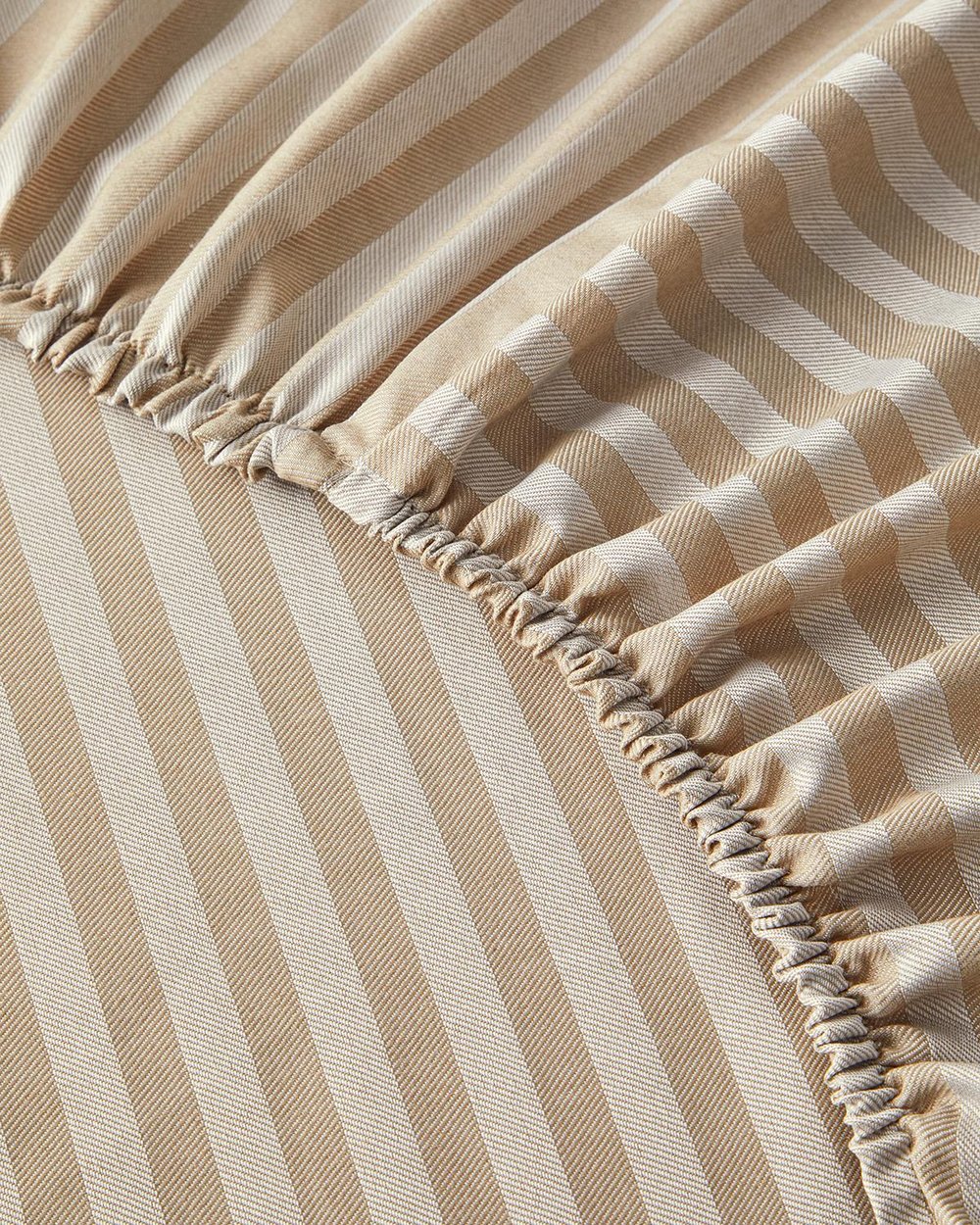 Classy Stripe Чаршаф С Ластик Двоен Кепър 160x200 см Бежов