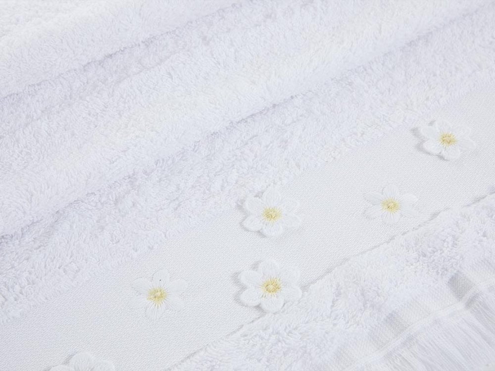 Daisy Garden ХАВЛИЯ ЗА ЛИЦЕ С ресни Бродирани 50x80 cm White