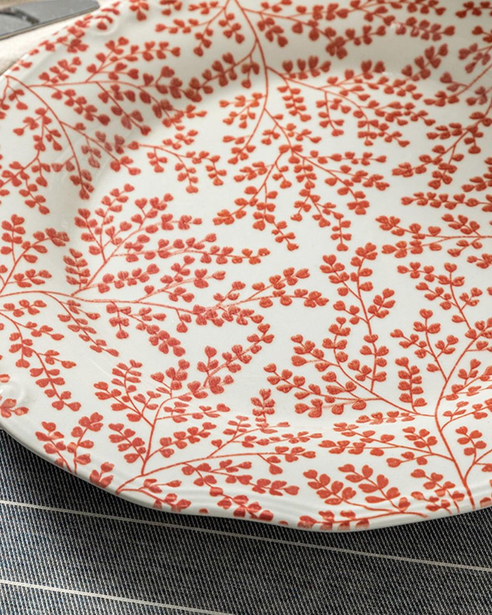 Elephant Porcelain Serving Plate 25 cm Red