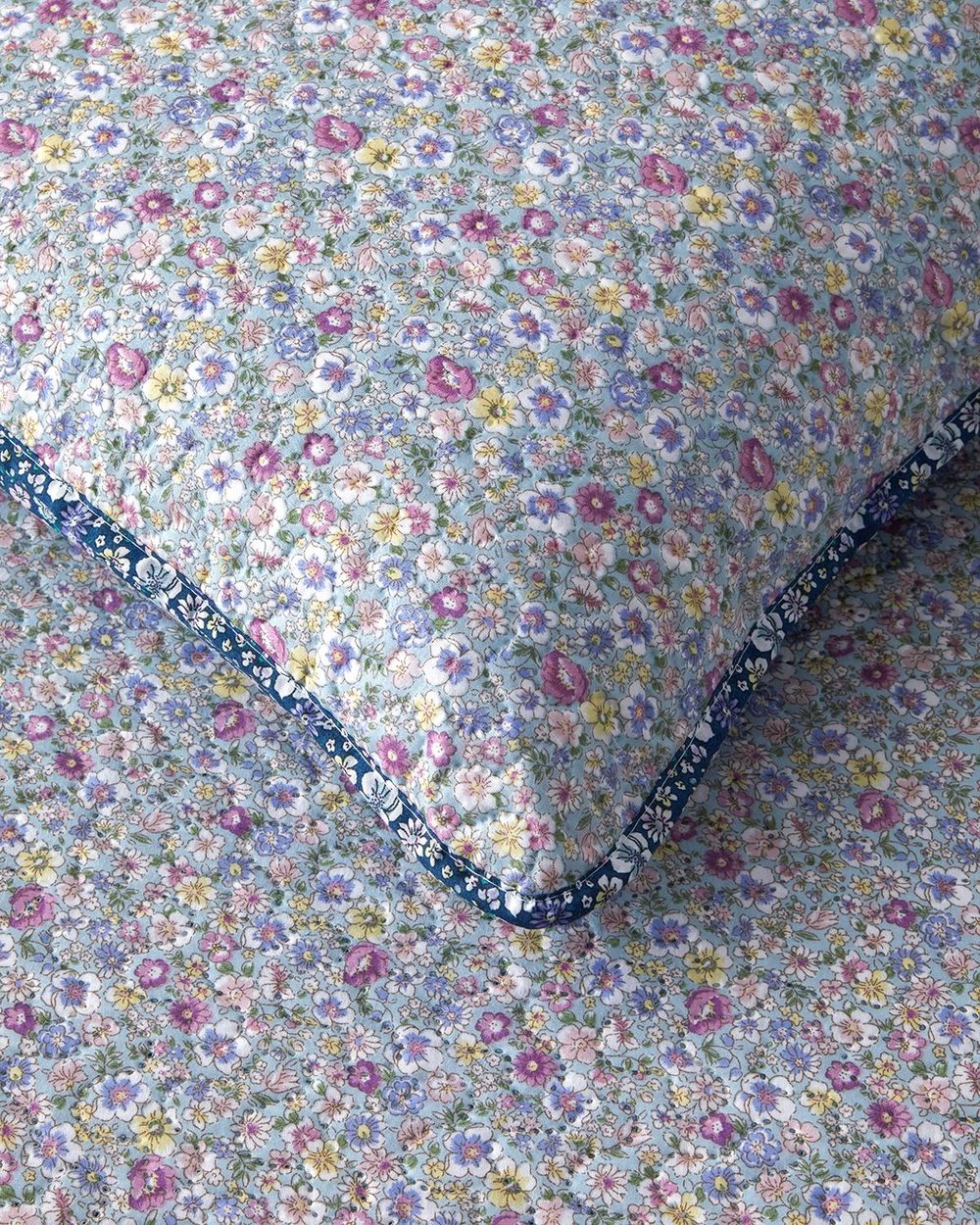Floral Heaven Покривка За Легло Комплект Двоен Размер, Solid Очила За Сън, Селедон, 200 X 220 Cm