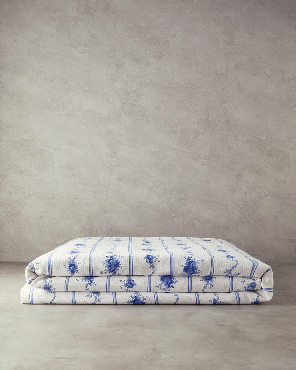 Flower Line Одеяло Пике Кралски размер С щампа 240x220 см Син