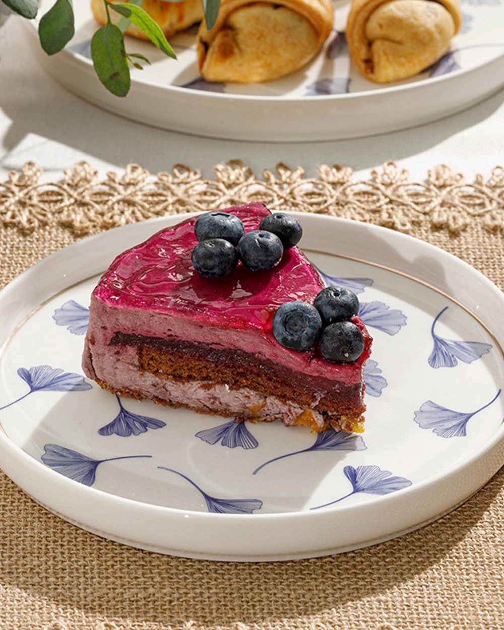 Gingko Biloba New Bone Dessert Plate 17 cm NavyBlue-White