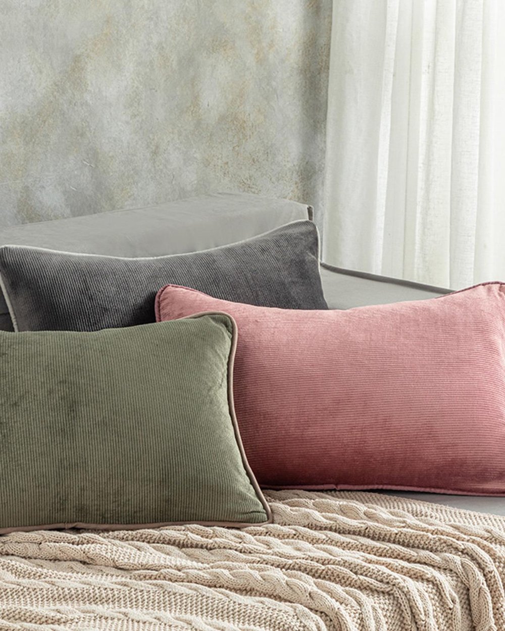 İda Velvet Filled Cushion 35x50 cm Rose Color